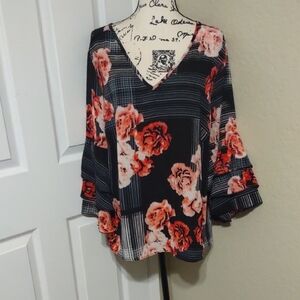 Unigue Spectrum Floral Shirt Layered Sleeve Plus Size 2 X  V Neck Boho Top